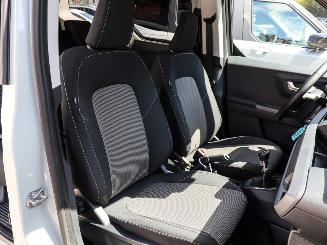 Ford Tourneo Courier - Van/Minibus - Grau - Neuwagen - Bild 6