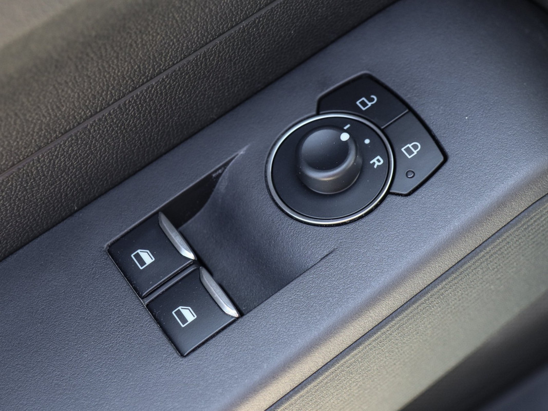 Ford Tourneo Courier - Van/Minibus - Grau - Neuwagen - Bild 13