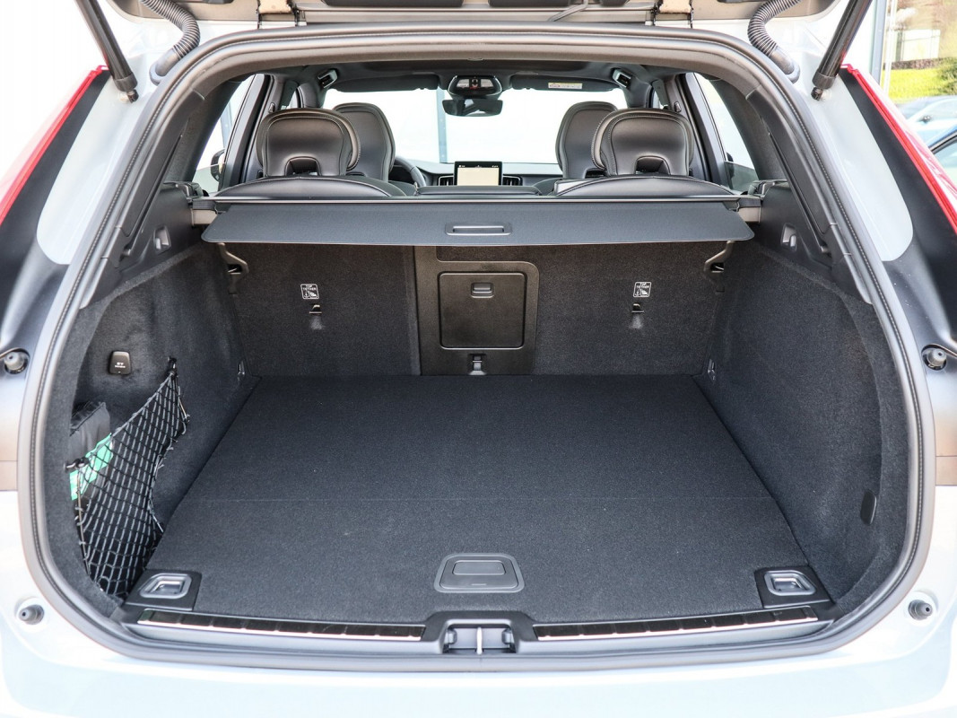 Volvo XC60 T6 Recharge - SUV/Off-road - Grau - Neuwagen - Bild 10