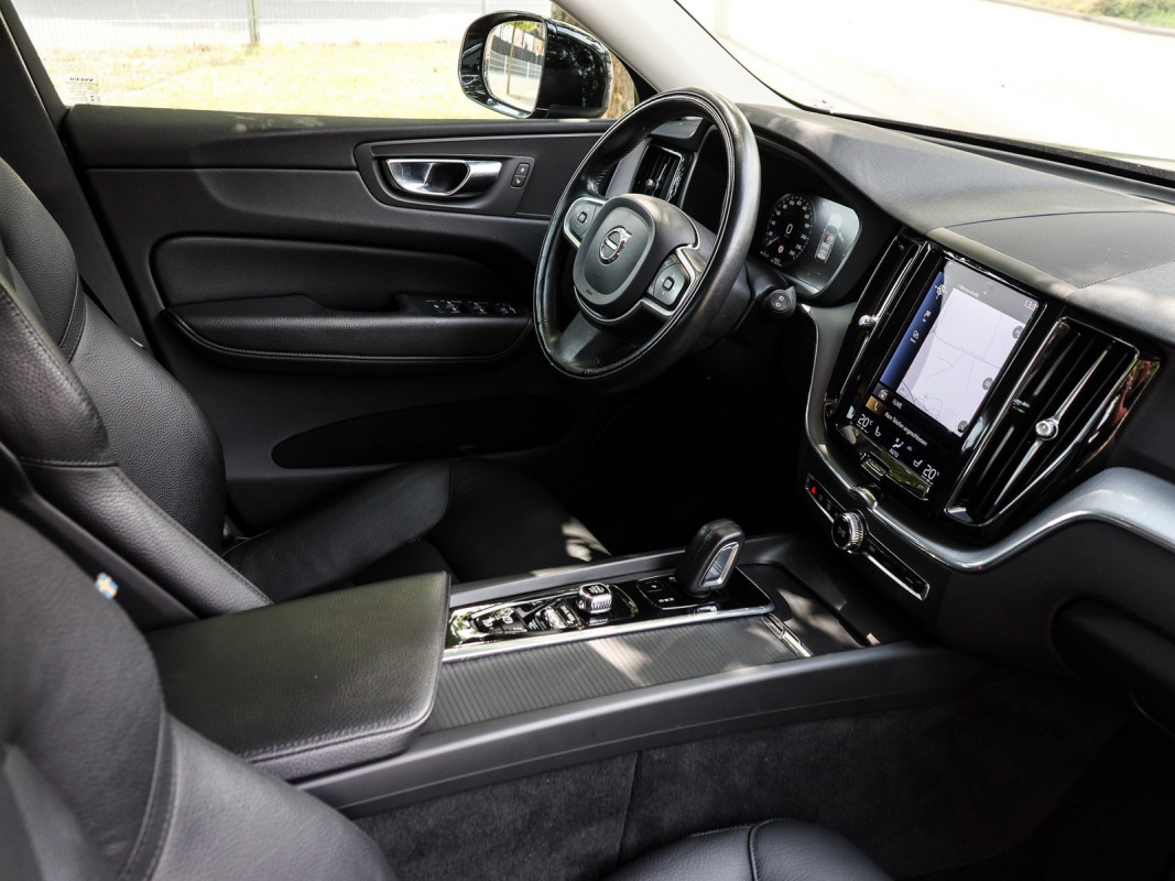 Volvo XC60 B4 Diesel - SUV/Off-road - Schwarz - Gebrauchtwagen - Bild 3