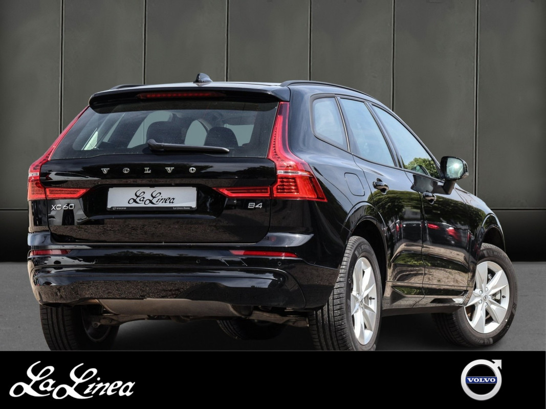 Volvo XC60 B4 Benzin - SUV/Off-road - Schwarz - Gebrauchtwagen - Bild 2