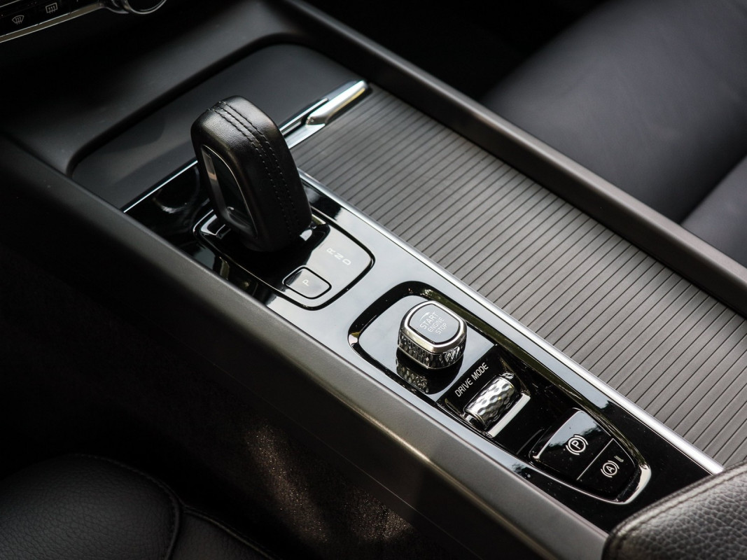 Volvo XC60 B4 Diesel - SUV/Off-road - Schwarz - Gebrauchtwagen - Bild 11