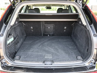 Volvo XC60 B4 Benzin - SUV/Off-road - Schwarz - Gebrauchtwagen - Bild 12