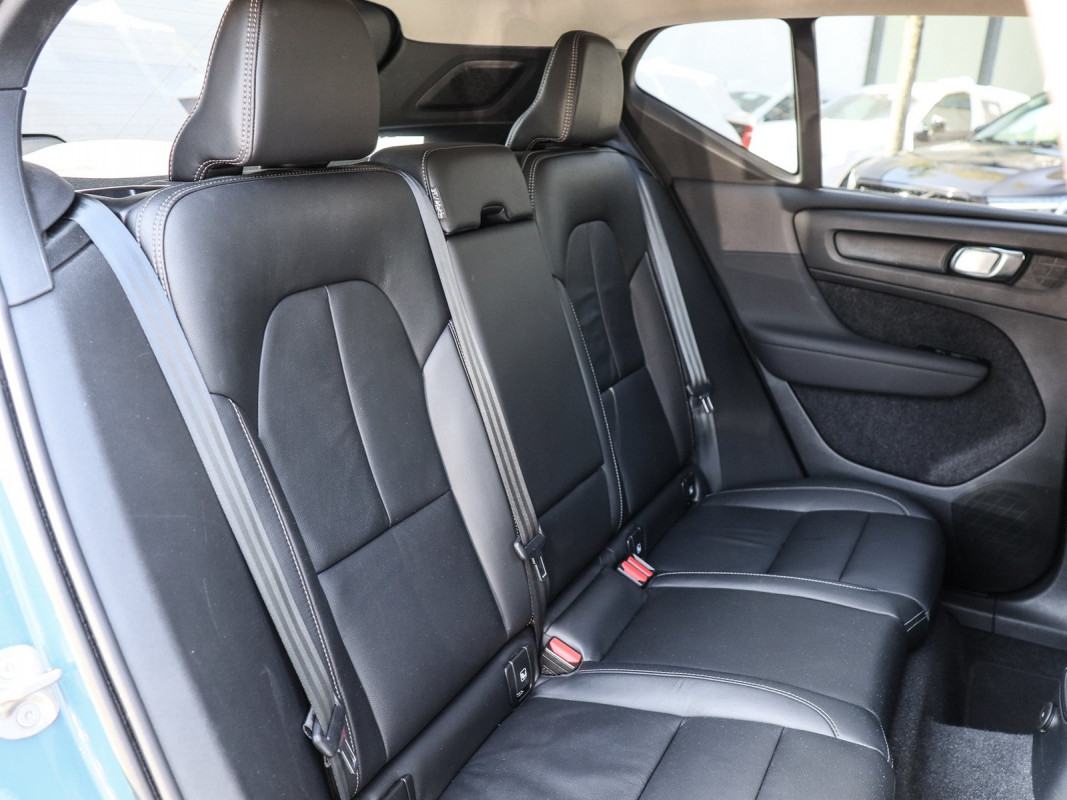 Volvo XC40 T5 Recharge - SUV/Off-road - Blau - Gebrauchtwagen - Bild 5