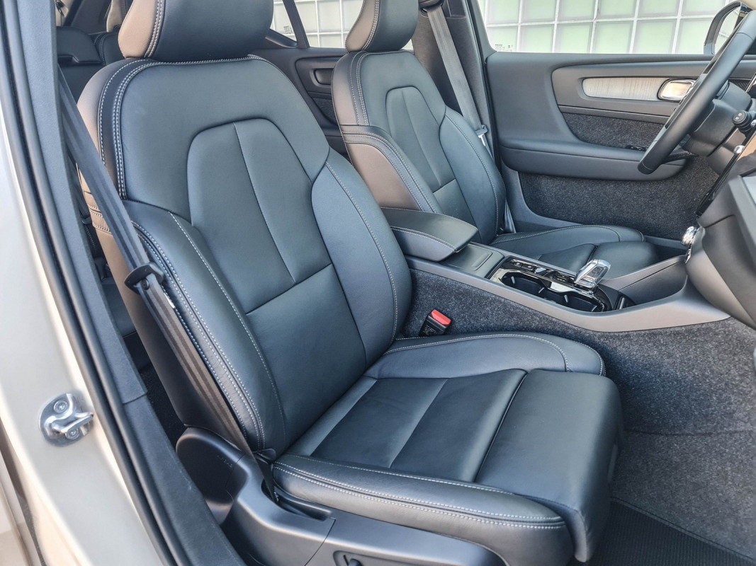 Volvo XC40 B4 - SUV/Off-road - Beige - Gebrauchtwagen - Bild 7