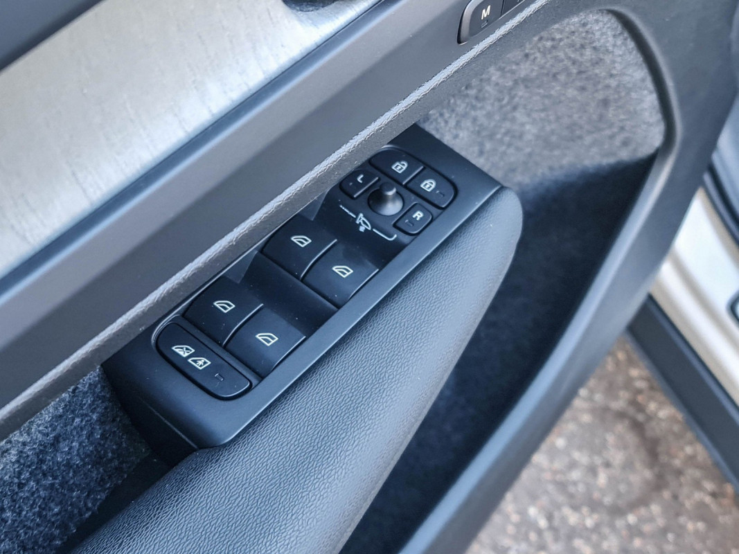 Volvo XC40 B4 - SUV/Off-road - Beige - Gebrauchtwagen - Bild 14