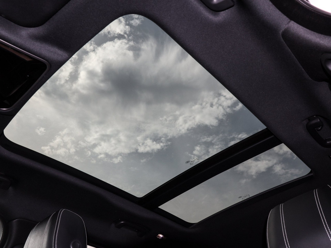 Land Rover Range Rover Velar - SUV/Off-road - Schwarz - Gebrauchtwagen - Bild 10