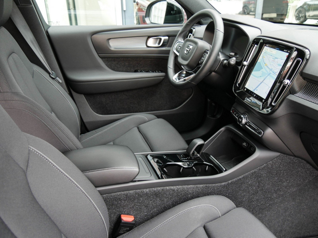 Volvo XC40 - SUV/Off-road - Grau - Gebrauchtwagen - Bild 3