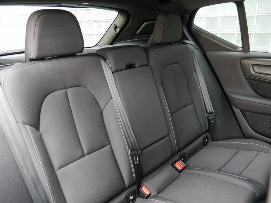 Volvo XC40 - SUV/Off-road - Grau - Gebrauchtwagen - Bild 5