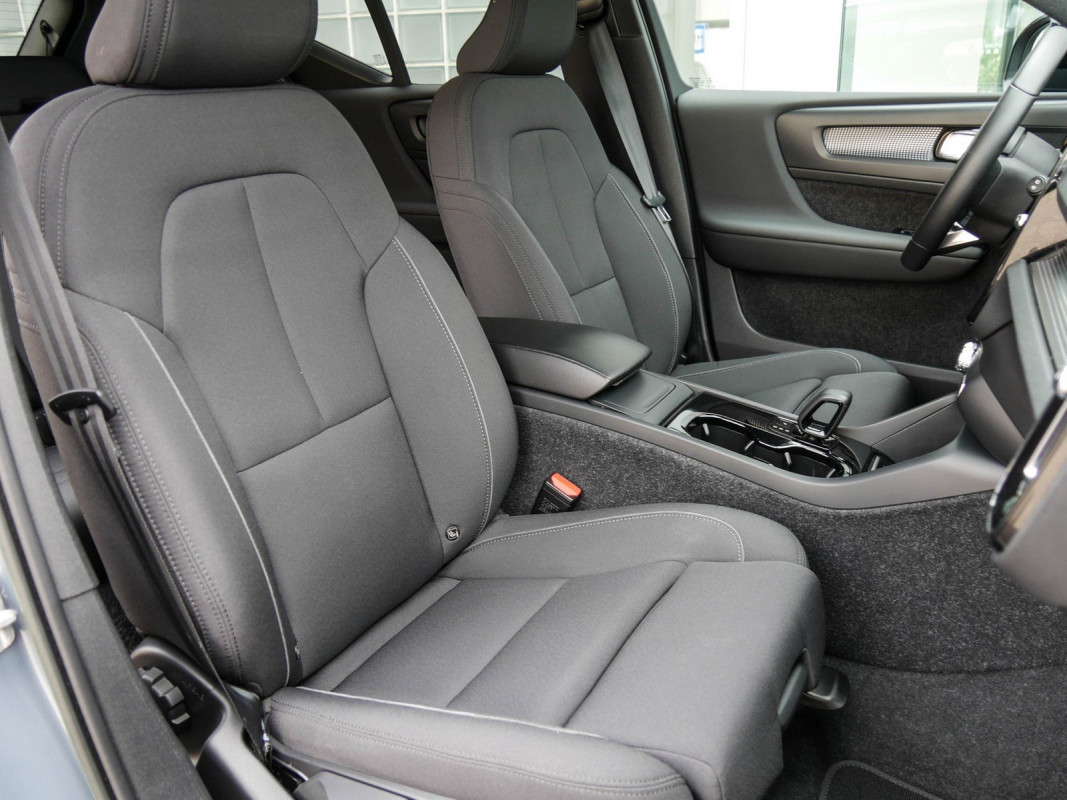 Volvo XC40 - SUV/Off-road - Grau - Gebrauchtwagen - Bild 7