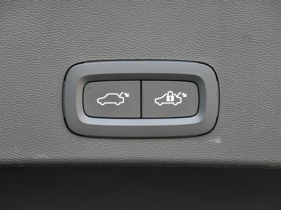 Volvo XC40 - SUV/Off-road - Grau - Gebrauchtwagen - Bild 14