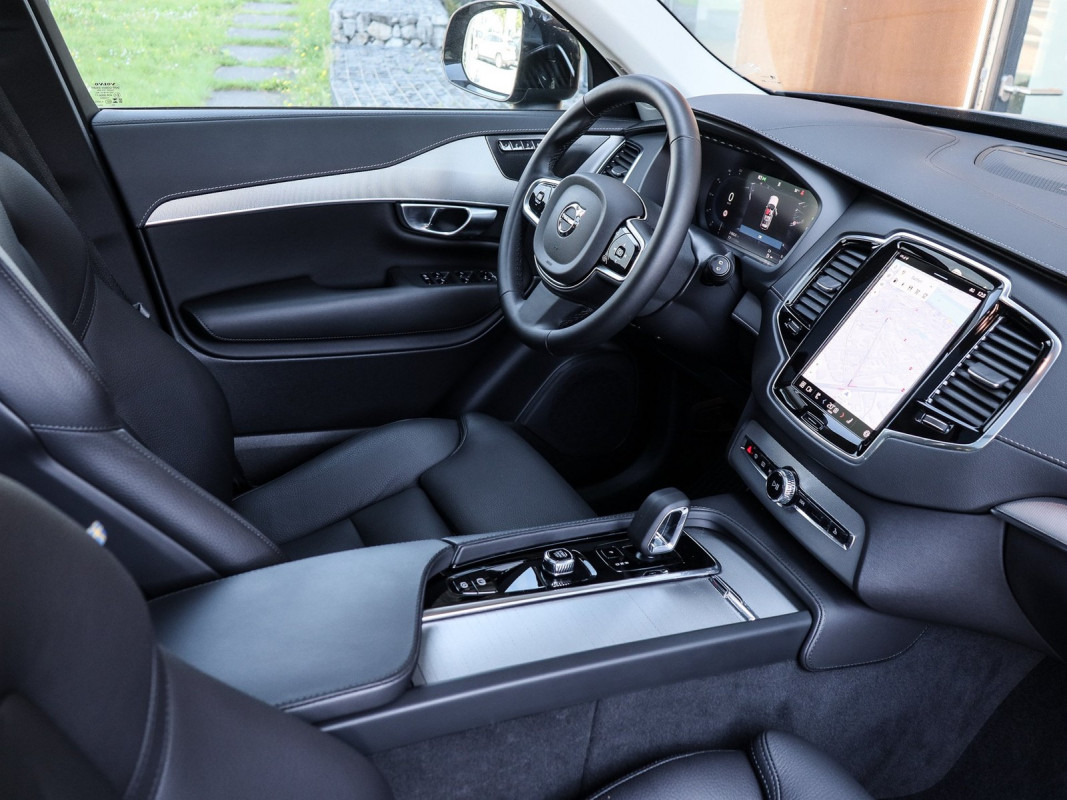 Volvo XC90 T8 Recharge AWD - SUV/Off-road - Blau - Gebrauchtwagen - Bild 3