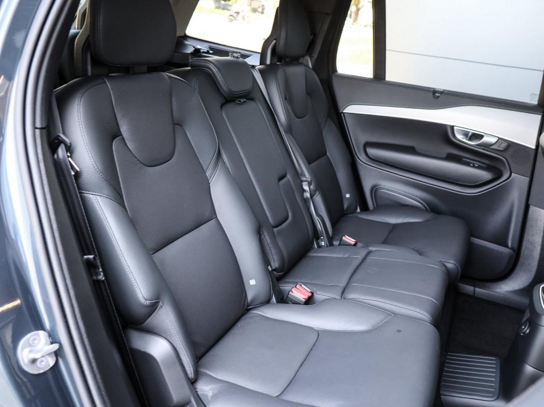 Volvo XC90 T8 Recharge AWD - SUV/Off-road - Blau - Gebrauchtwagen - Bild 5