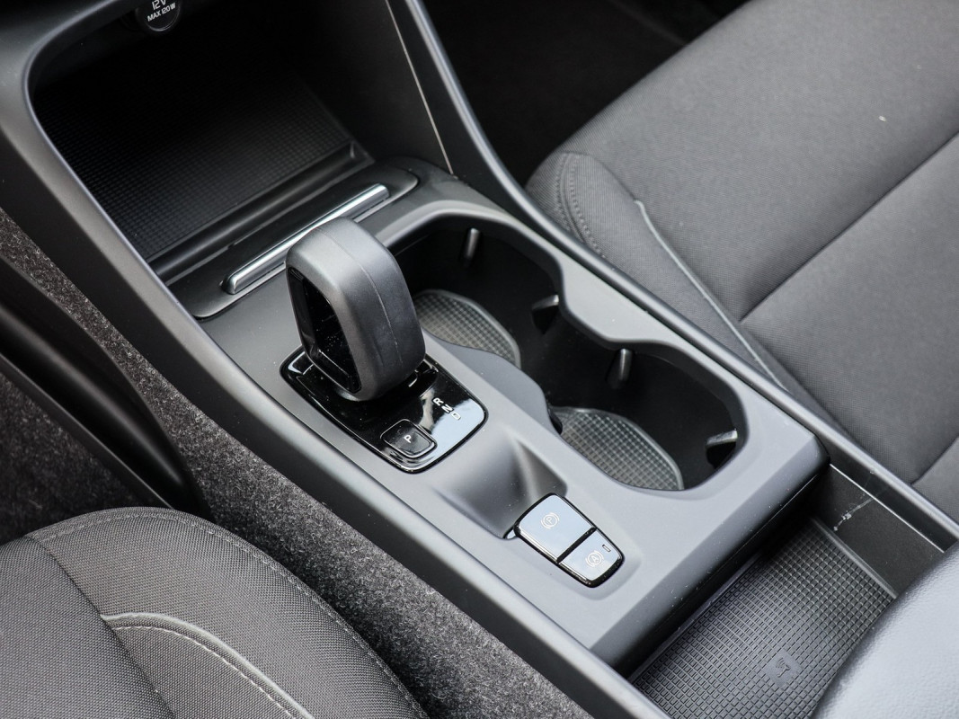 Volvo XC40 T4 - SUV/Off-road - Schwarz - Gebrauchtwagen - Bild 11