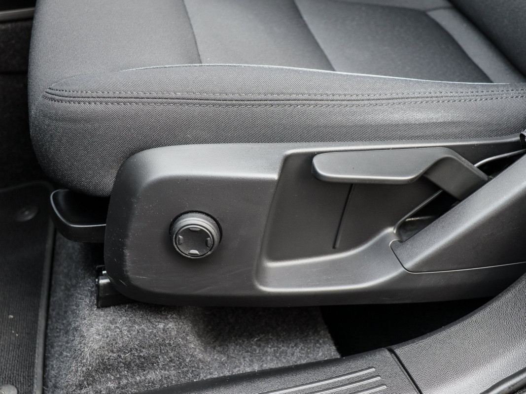 Volvo XC40 T4 - SUV/Off-road - Schwarz - Gebrauchtwagen - Bild 14