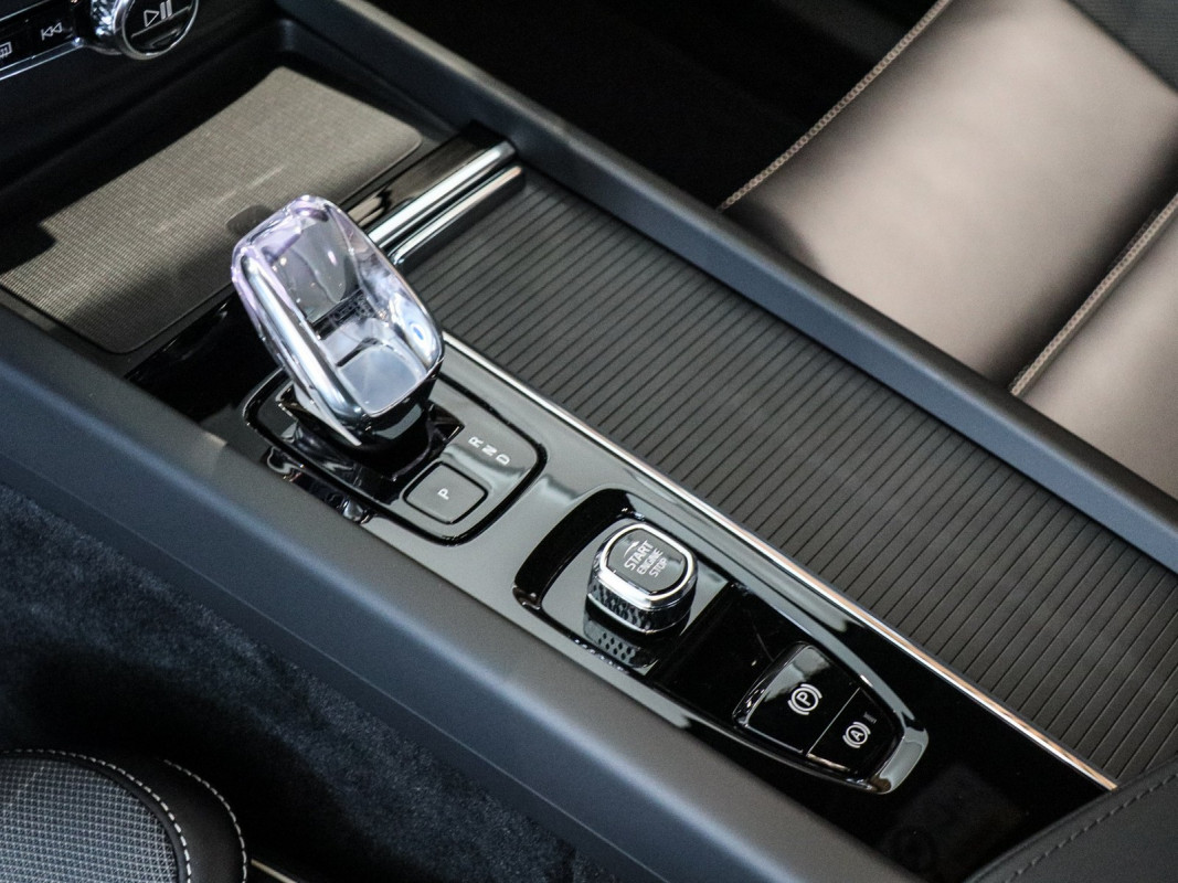 Volvo XC60 T8 AWD - SUV/Off-road - Weiss - Neuwagen - Bild 9