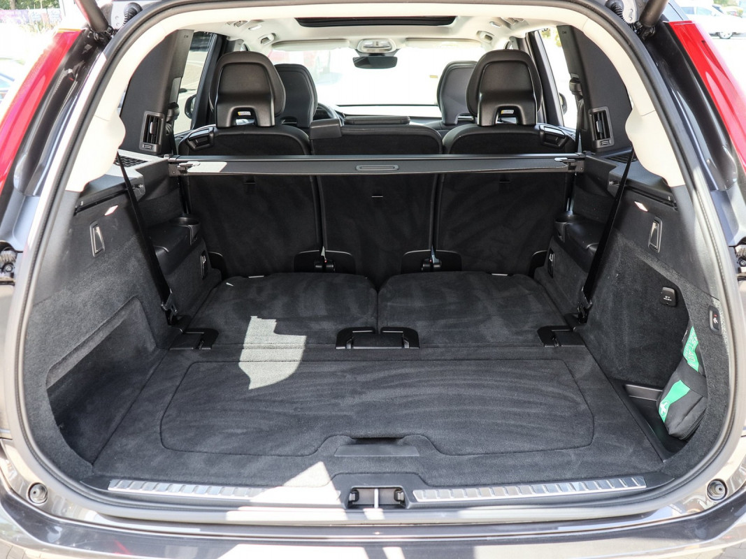 Volvo XC90 T8 AWD Plug-In Hybrid - SUV/Off-road - Grau - Gebrauchtwagen - Bild 11