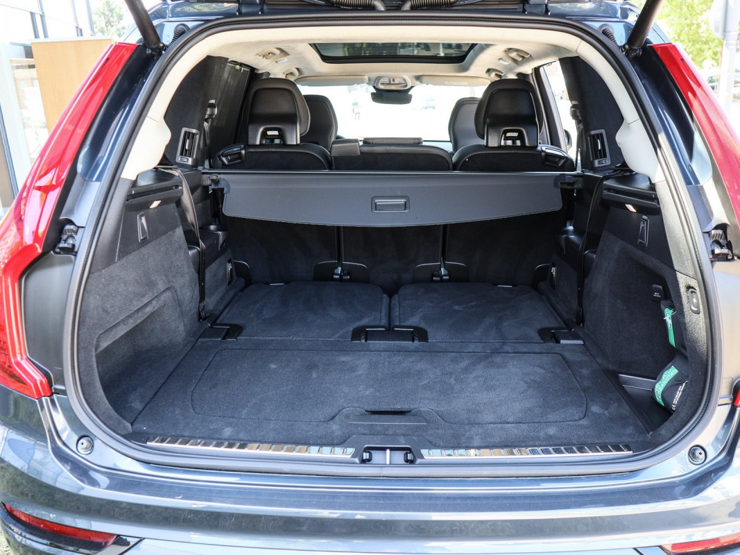 Volvo XC90 T8 Recharge AWD - SUV/Off-road - Blau - Gebrauchtwagen - Bild 11