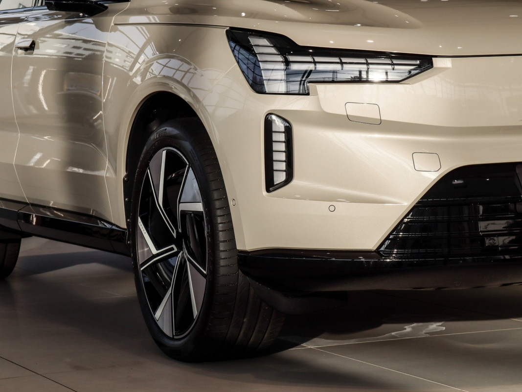 Volvo EX90 - SUV/Off-road - Beige - Neuwagen - Bild 5