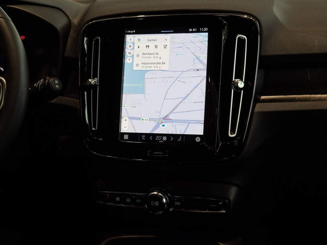 Volvo XC40 Recharge AWD - SUV/Off-road - Silber - Gebrauchtwagen - Bild 9
