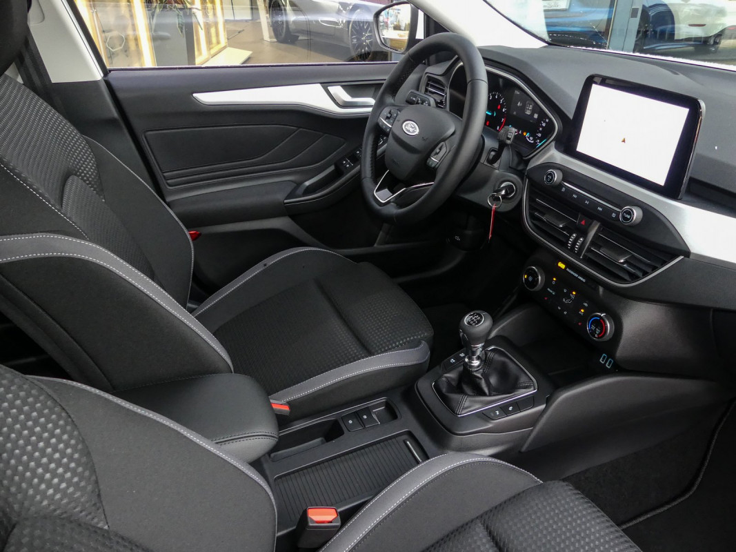 Ford Focus 5-t. Lim. Cool & Connect, Winter P.,, Allwetter, 17" ALU - Limousine - Schwarz - Gebrauchtwagen - Bild 3