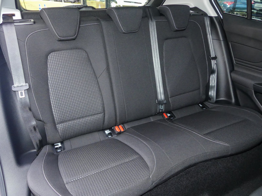 Ford Focus 5-t. Lim. Cool & Connect, Winter P.,, Allwetter, 17" ALU - Limousine - Schwarz - Gebrauchtwagen - Bild 5