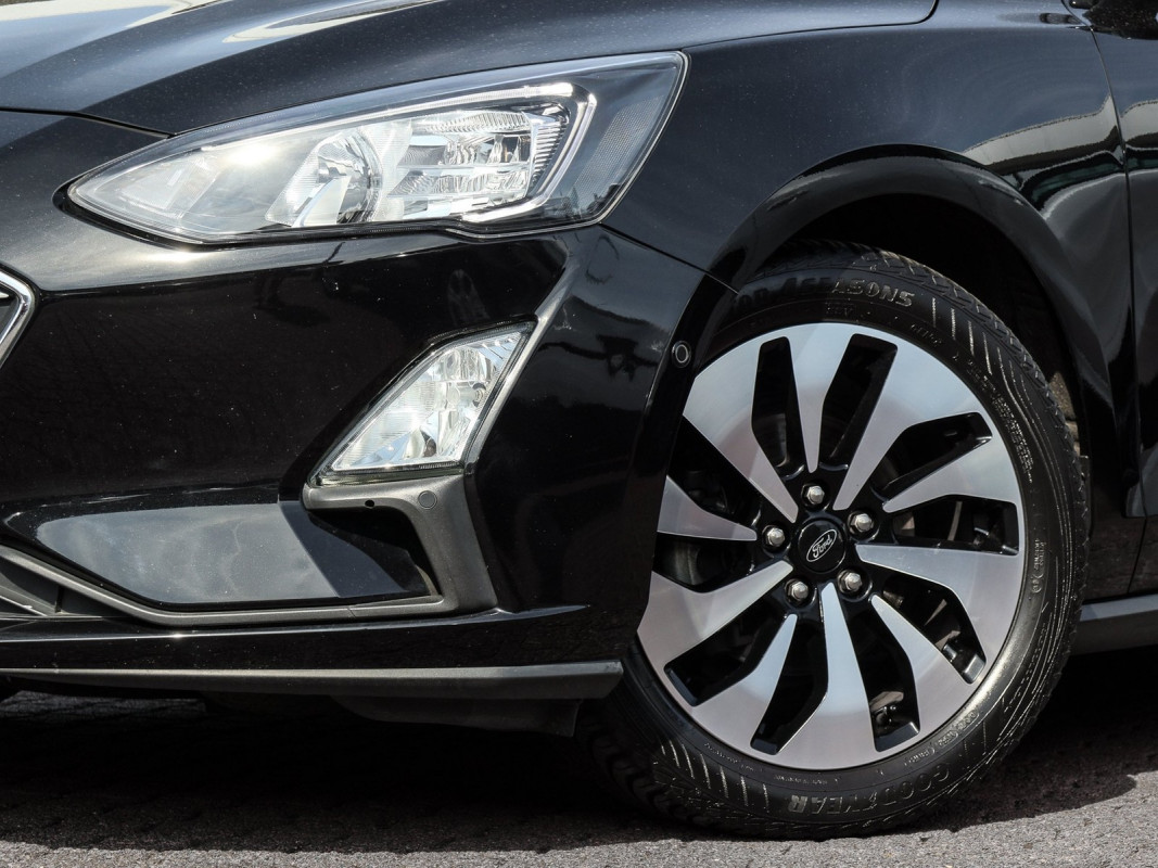 Ford Focus 5-t. Lim. Cool & Connect, Winter P.,, Allwetter, 17" ALU - Limousine - Schwarz - Gebrauchtwagen - Bild 6