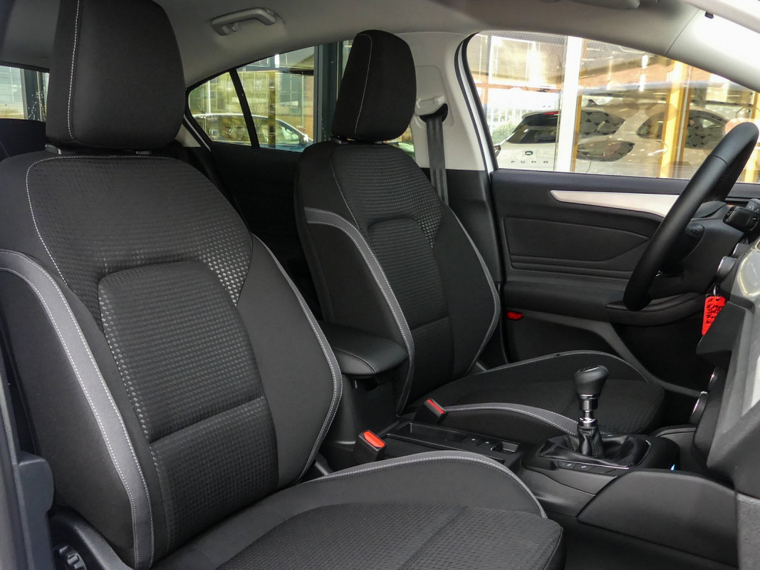 Ford Focus 5-t. Lim. Cool & Connect, Winter P.,, Allwetter, 17" ALU - Limousine - Schwarz - Gebrauchtwagen - Bild 9