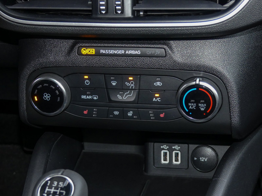 Ford Focus 5-t. Lim. Cool & Connect, Winter P.,, Allwetter, 17" ALU - Limousine - Schwarz - Gebrauchtwagen - Bild 12