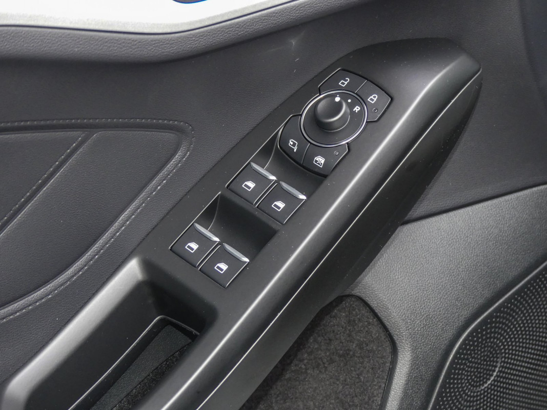 Ford Focus 5-t. Lim. Cool & Connect, Winter P.,, Allwetter, 17" ALU - Limousine - Schwarz - Gebrauchtwagen - Bild 15