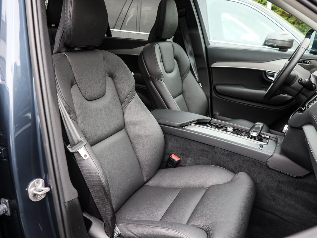 Volvo XC90 T8 AWD Plug-In Hybrid - SUV/Off-road - Blau - Gebrauchtwagen - Bild 7