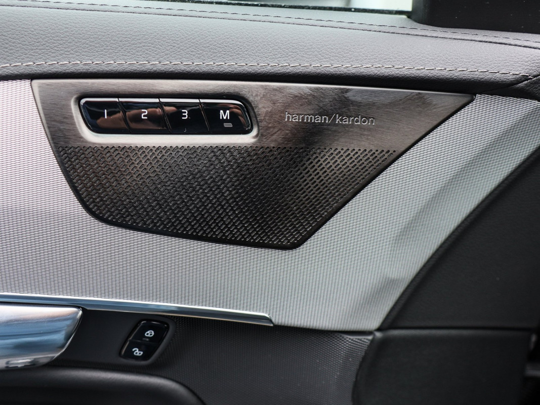 Volvo XC90 T8 AWD Plug-In Hybrid - SUV/Off-road - Blau - Gebrauchtwagen - Bild 13