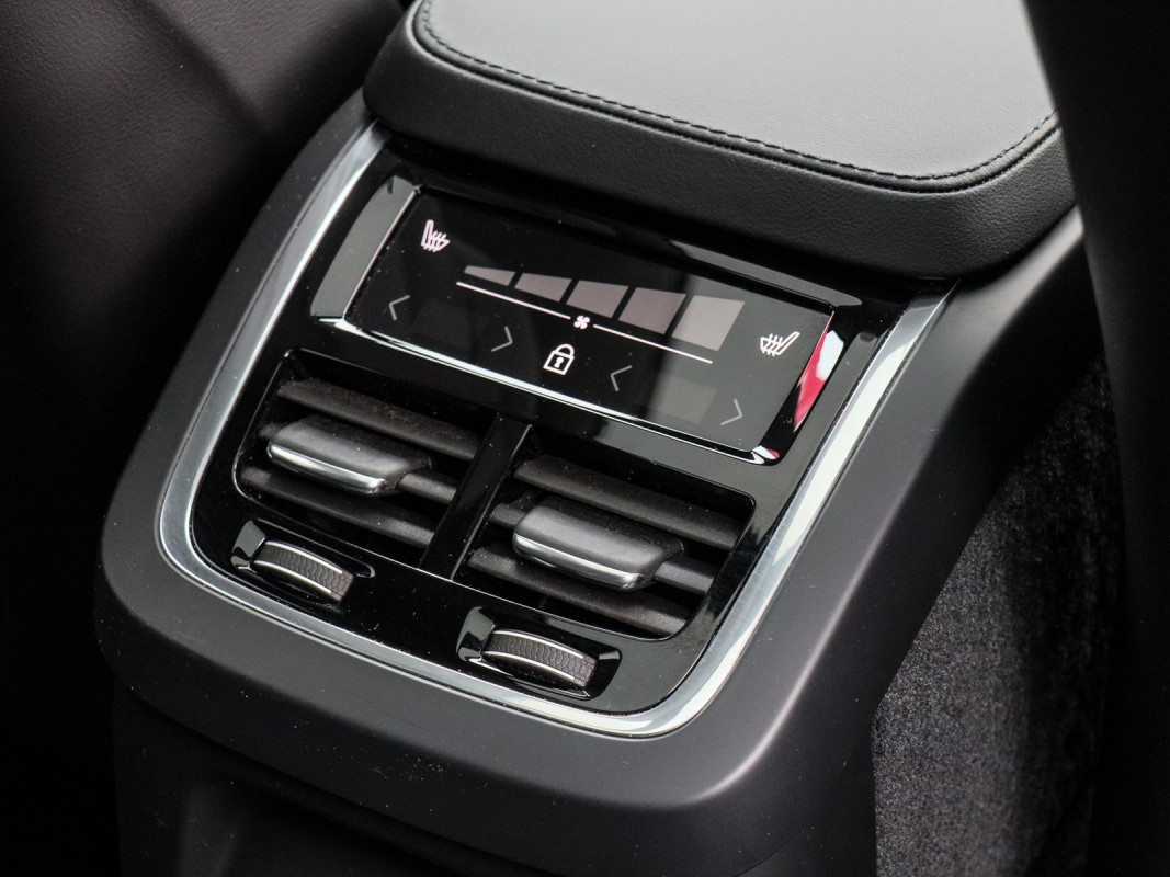 Volvo XC90 T8 AWD Plug-In Hybrid - SUV/Off-road - Blau - Gebrauchtwagen - Bild 14