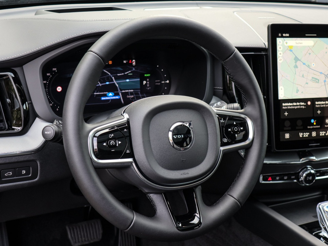 Volvo XC60 T6 Plus Black Edition - SUV/Off-road - Schwarz - Neuwagen - Bild 8