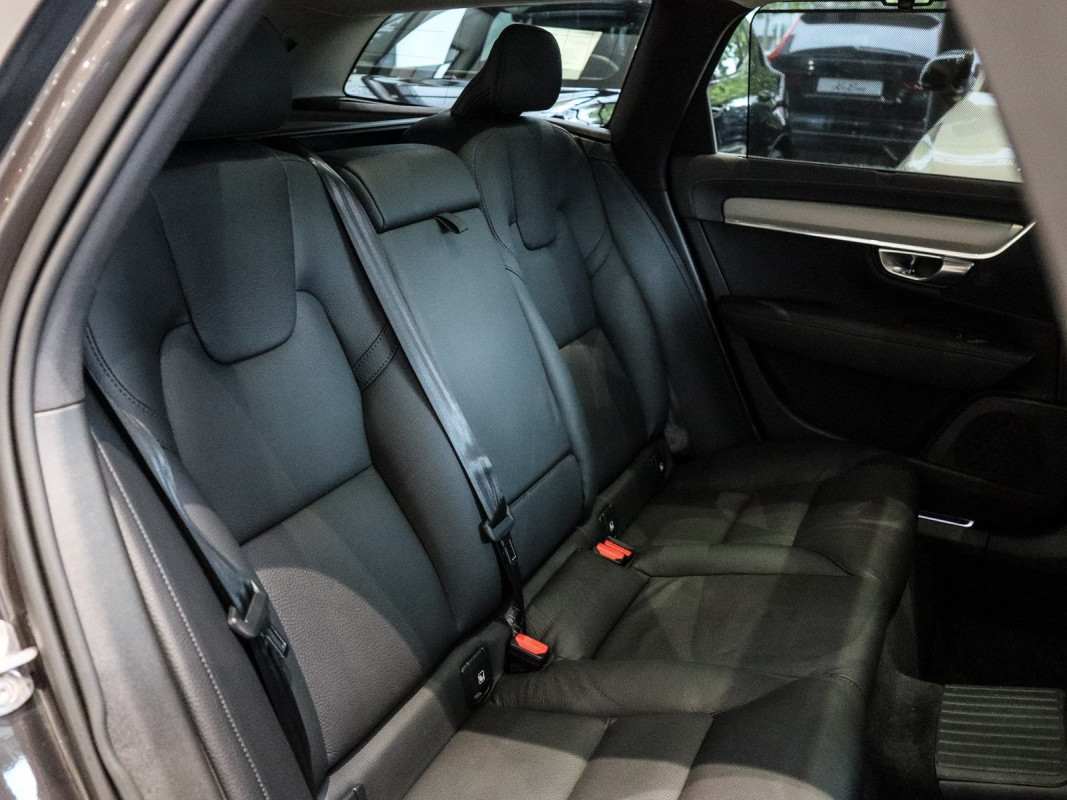 Volvo V90 T6 Recharge AWD - Kombi - Grau - Gebrauchtwagen - Bild 5