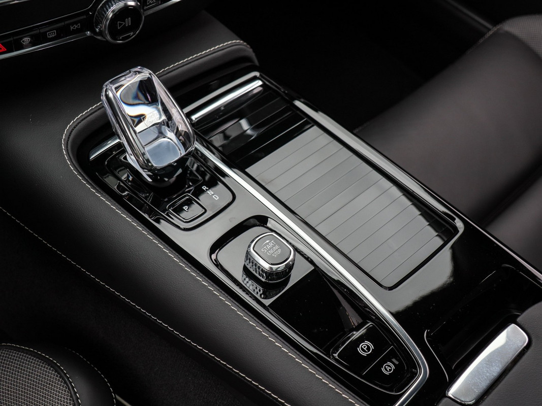 Volvo S60 T8 Recharge AWD - Limousine - Blau - Gebrauchtwagen - Bild 11