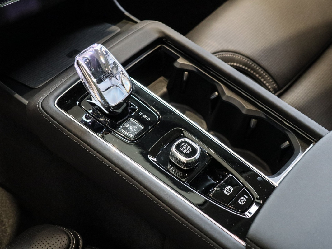 Volvo XC90 T8 - SUV/Off-road - Schwarz - Neuwagen - Bild 9