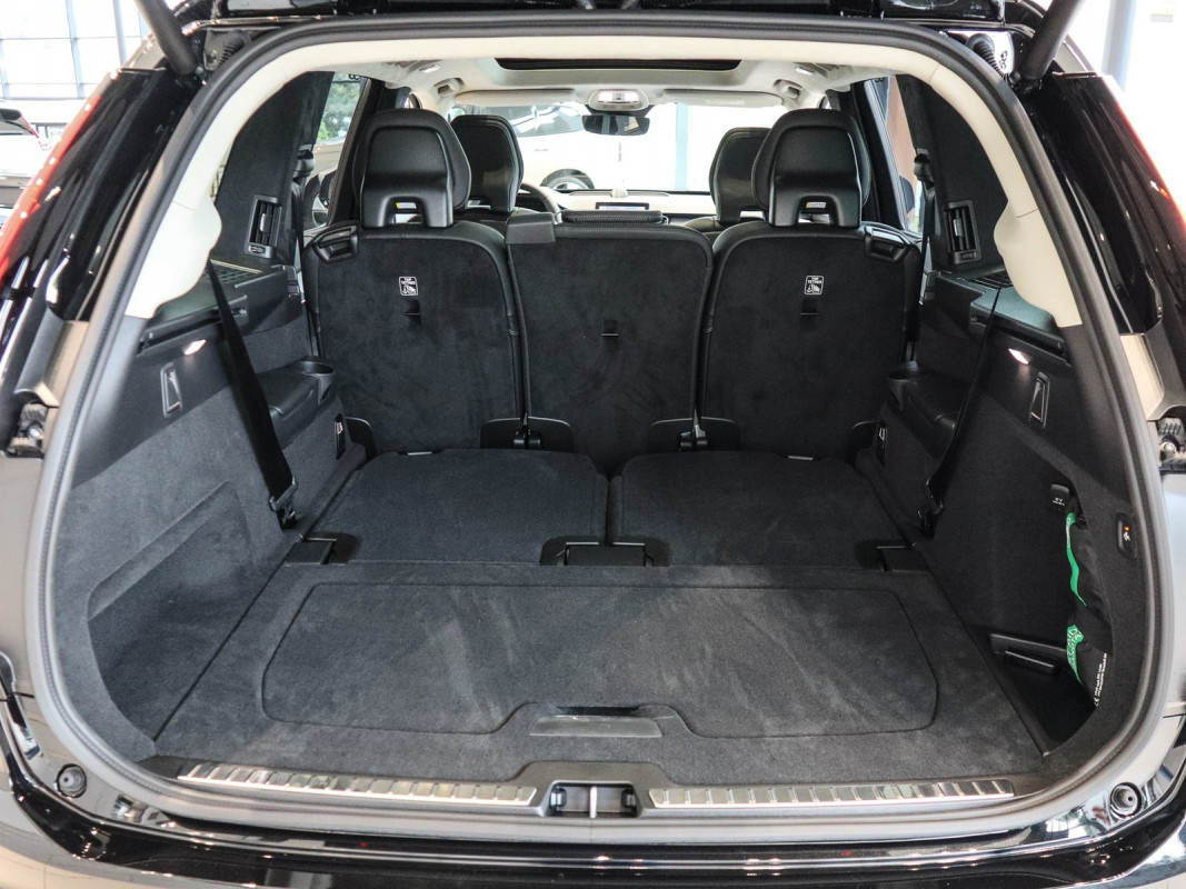 Volvo XC90 T8 - SUV/Off-road - Schwarz - Neuwagen - Bild 10
