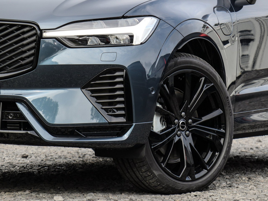 Volvo XC60 T6 Plus Black Edition - SUV/Off-road - Blau - Neuwagen - Bild 5