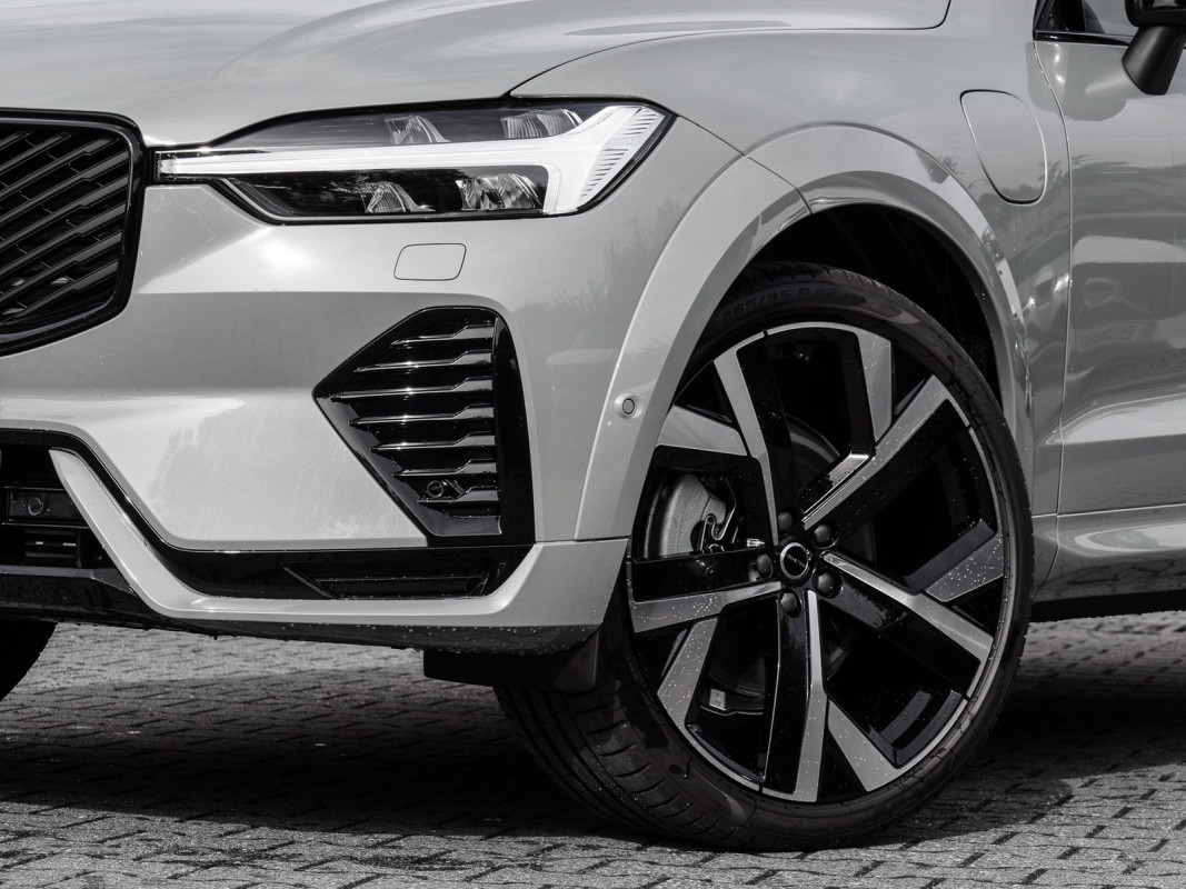 Volvo XC60 T6 Ultra Black Edition - SUV/Off-road - Grau - Neuwagen - Bild 5