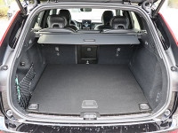 Volvo XC60 Ultra Black Edition - SUV/Off-road - Schwarz - Neuwagen - Bild 9