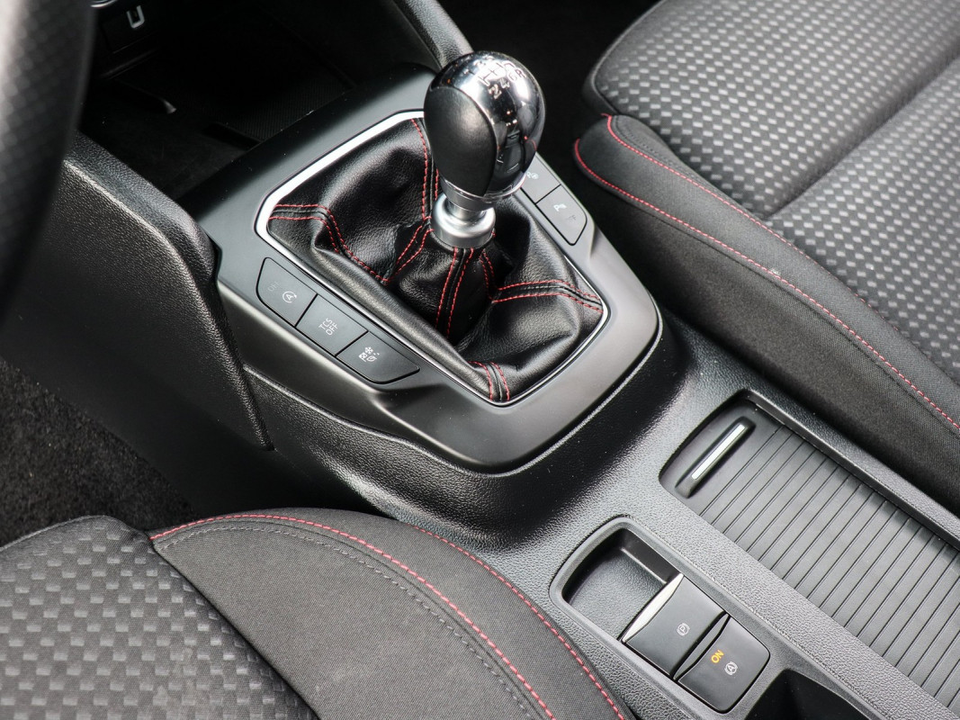 Ford Focus Turnier ST-Line MHEV LED, E-Heckklappe, Winter P. - Kombi - Weiss - Gebrauchtwagen - Bild 12