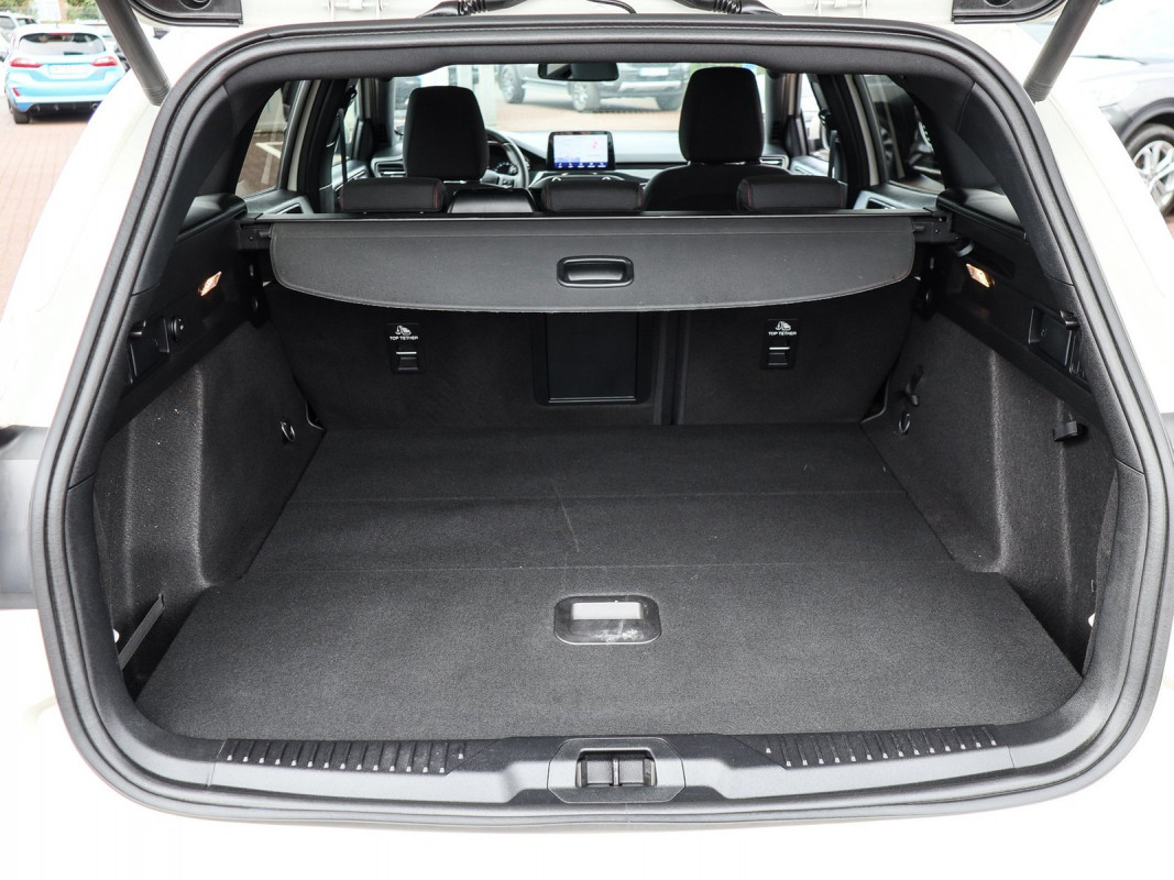 Ford Focus Turnier ST-Line MHEV LED, E-Heckklappe, Winter P. - Kombi - Weiss - Gebrauchtwagen - Bild 13