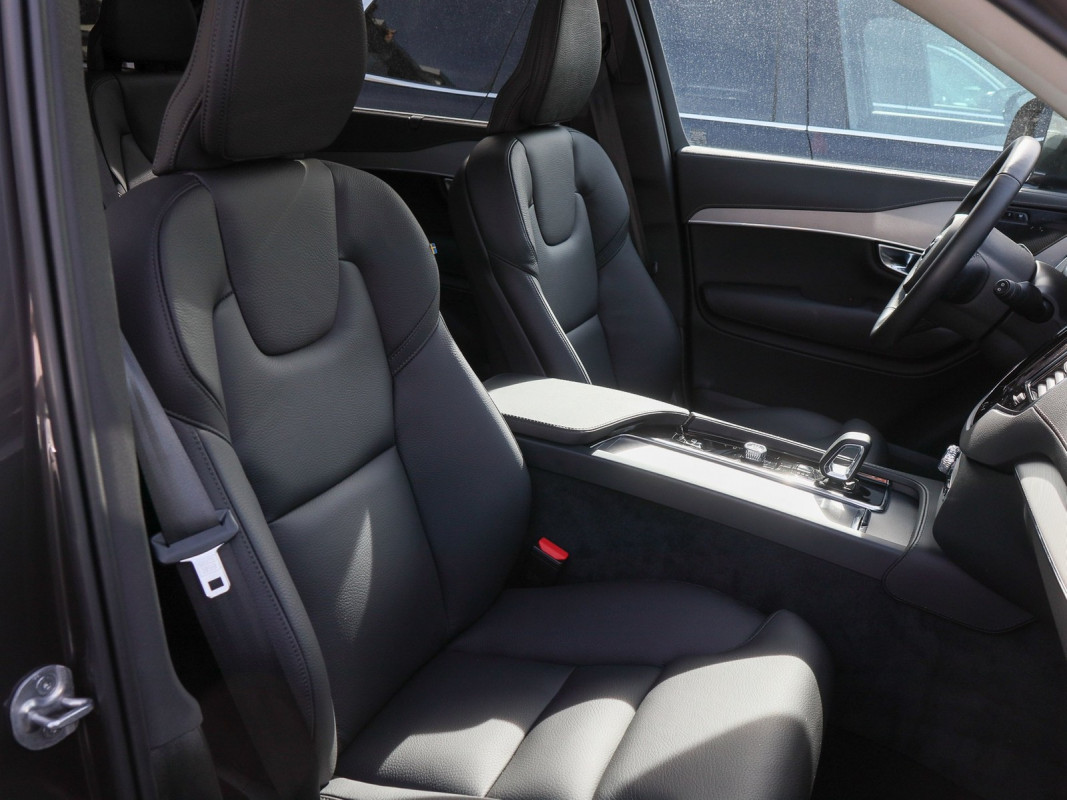 Volvo XC90 T8 AWD Plug-In Hybrid - SUV/Off-road - Grau - Gebrauchtwagen - Bild 9