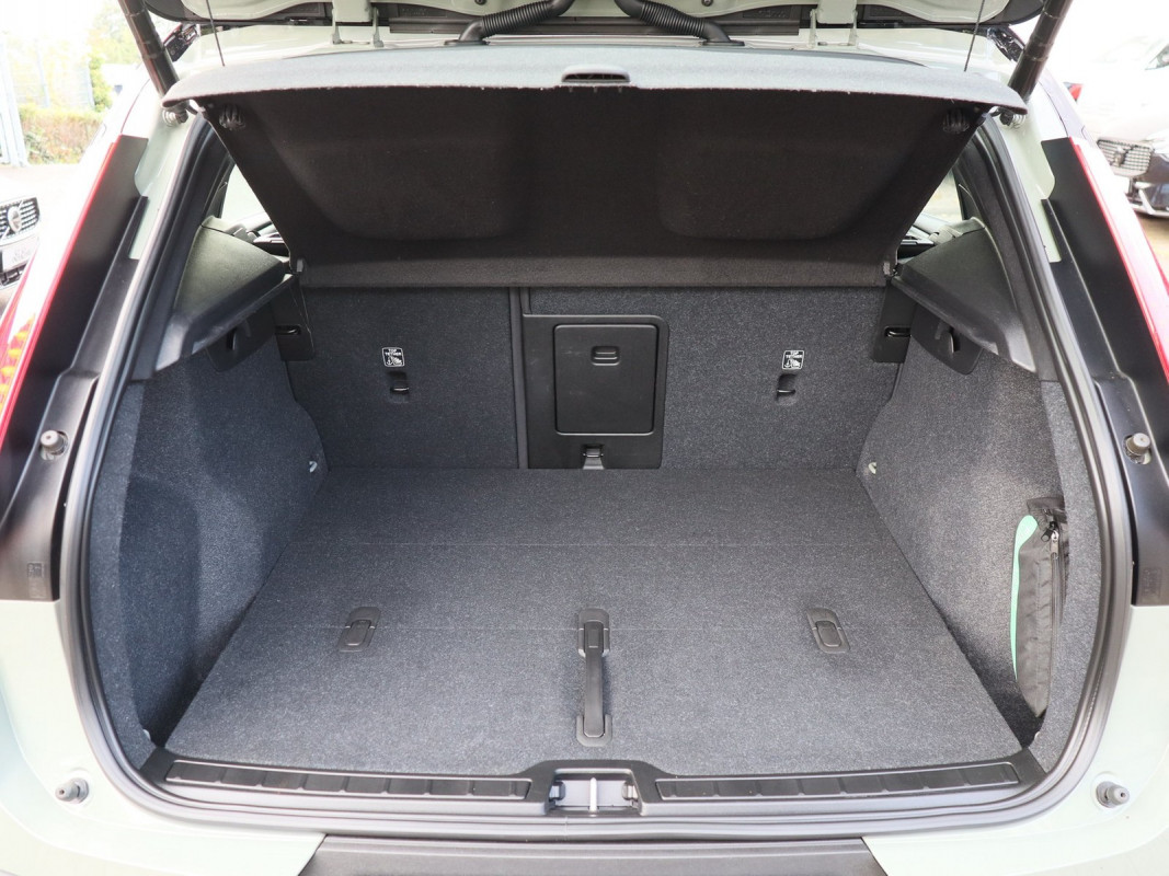 Volvo XC40 Recharge Pure Electric 2WD - SUV/Off-road - Grün - Gebrauchtwagen - Bild 11