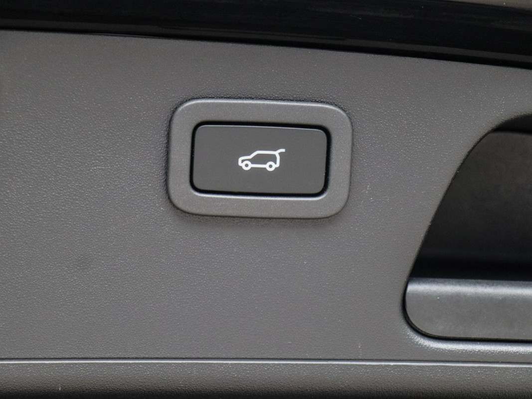 Jaguar E-PACE D150 - SUV/Off-road - Schwarz - Gebrauchtwagen - Bild 15