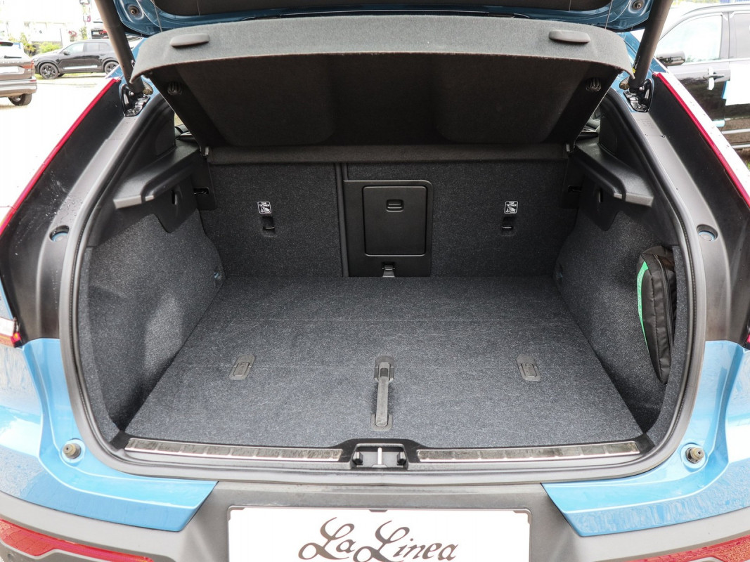 Volvo C40 Single Motor - SUV/Off-road - Blau - Gebrauchtwagen - Bild 12