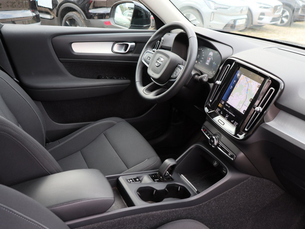 Volvo XC40 T4 - SUV/Off-road - Schwarz - Gebrauchtwagen - Bild 3