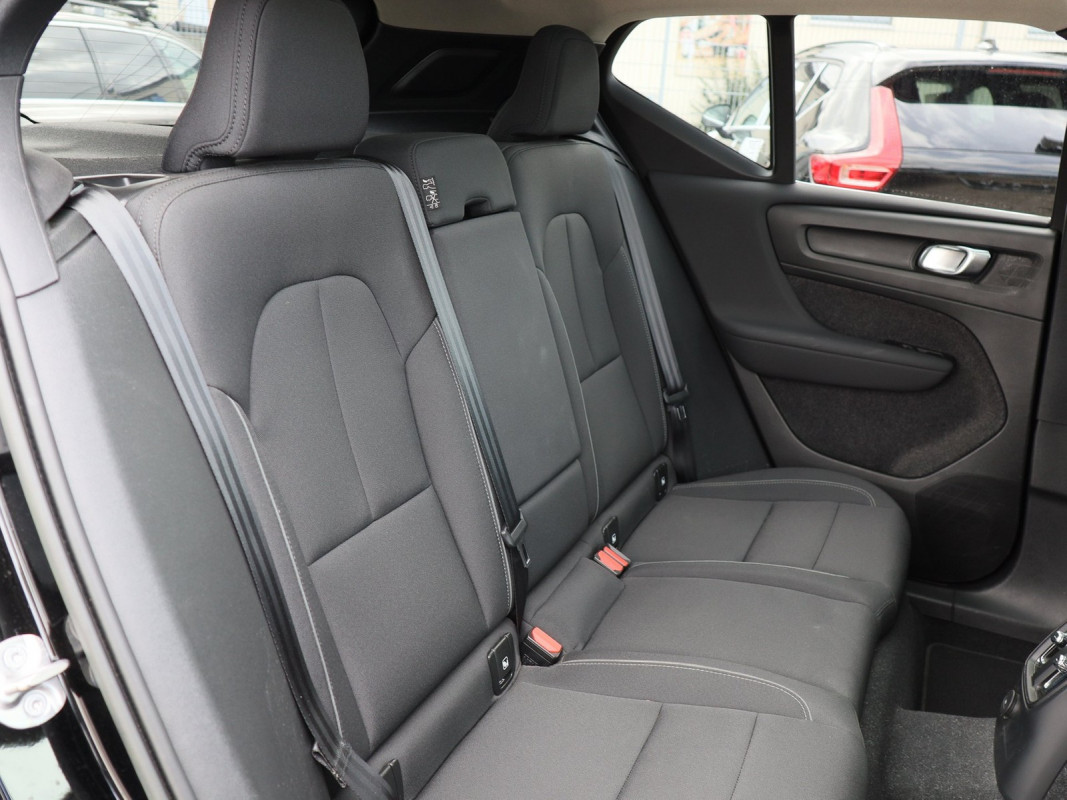 Volvo XC40 T4 - SUV/Off-road - Schwarz - Gebrauchtwagen - Bild 5