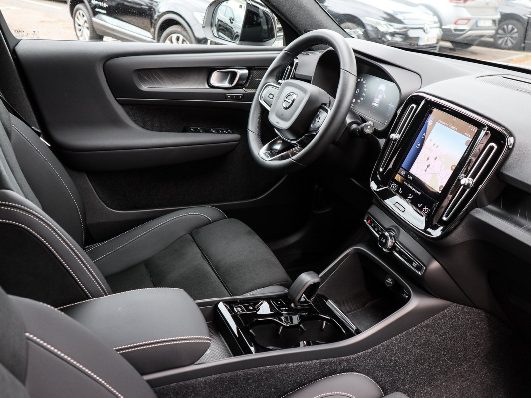 Volvo XC40 T4 - SUV/Off-road - Weiss - Gebrauchtwagen - Bild 3